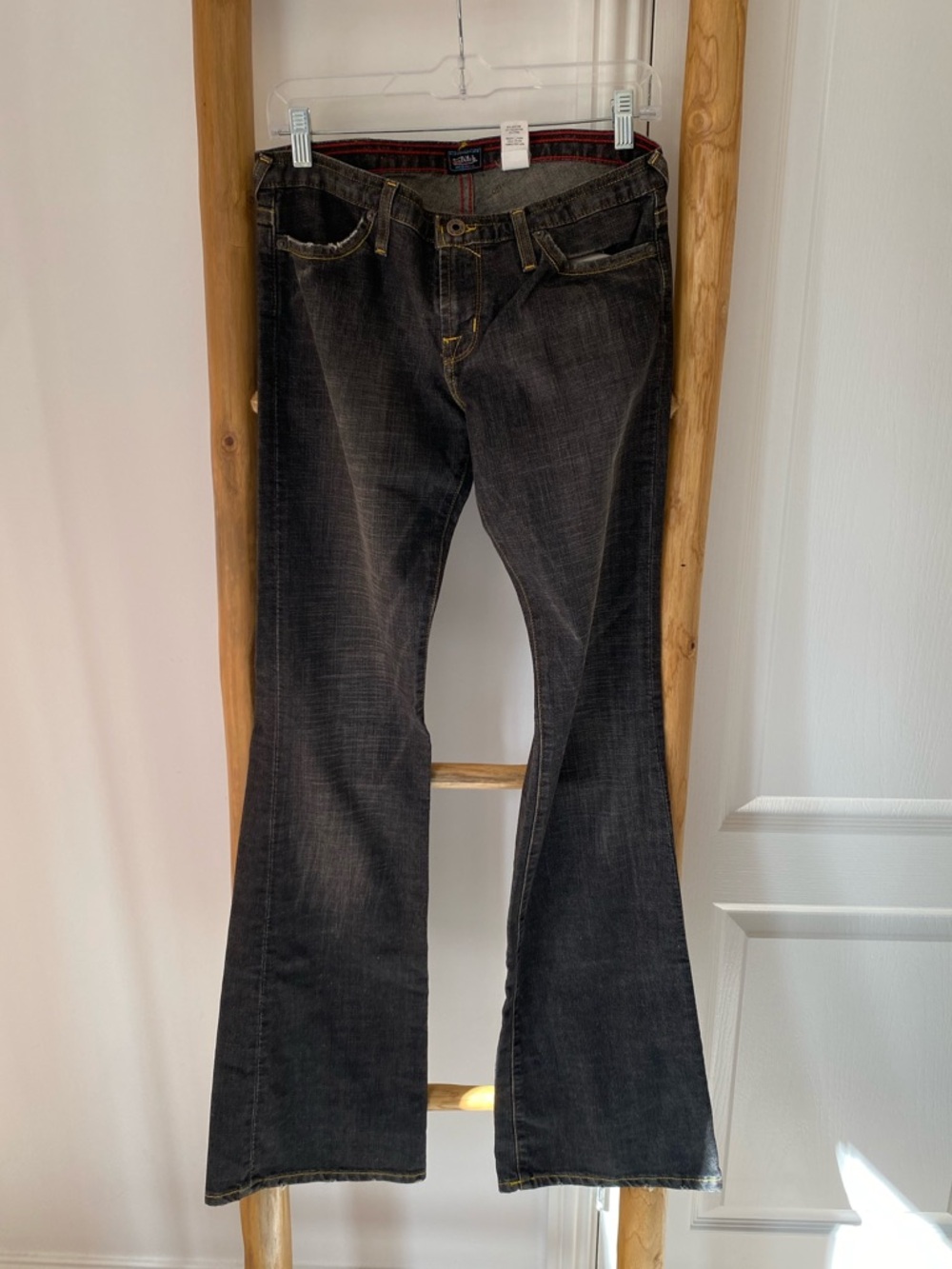 Von Dutch Low Rise Dark Wash Flare Jeans w/ Large Patch on the Back Size 28 Y2K - Picture 4 of 9